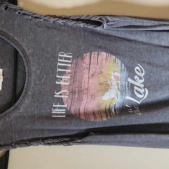 Womens tank - Picture 2 of 4